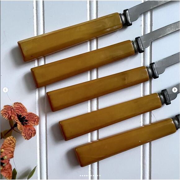 Vintage Butterscotch Bakelite Stainless Steel Flatware Knives Serrated Knife x10 - Picture 4 of 10